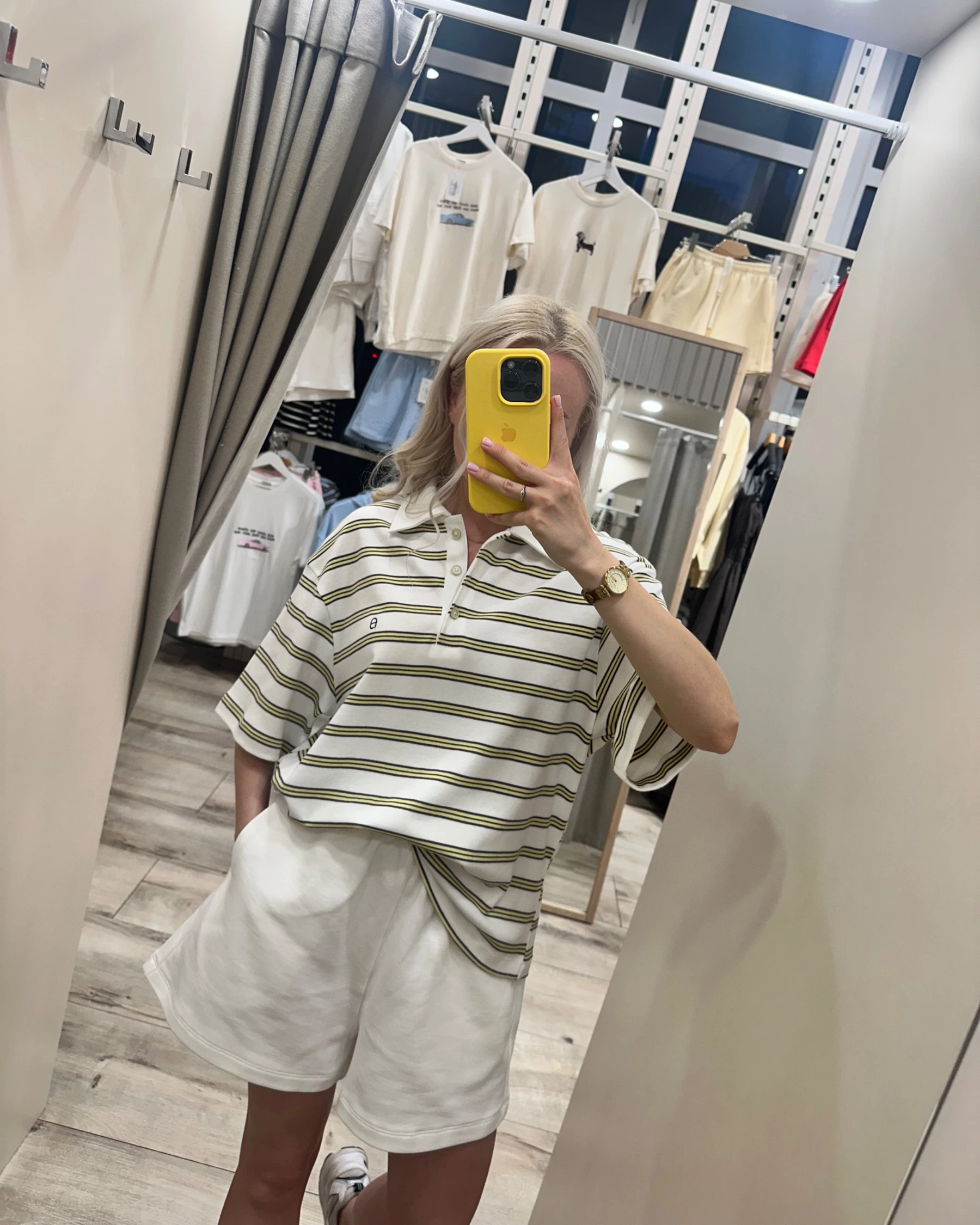 Смугасте молочне поло oversize