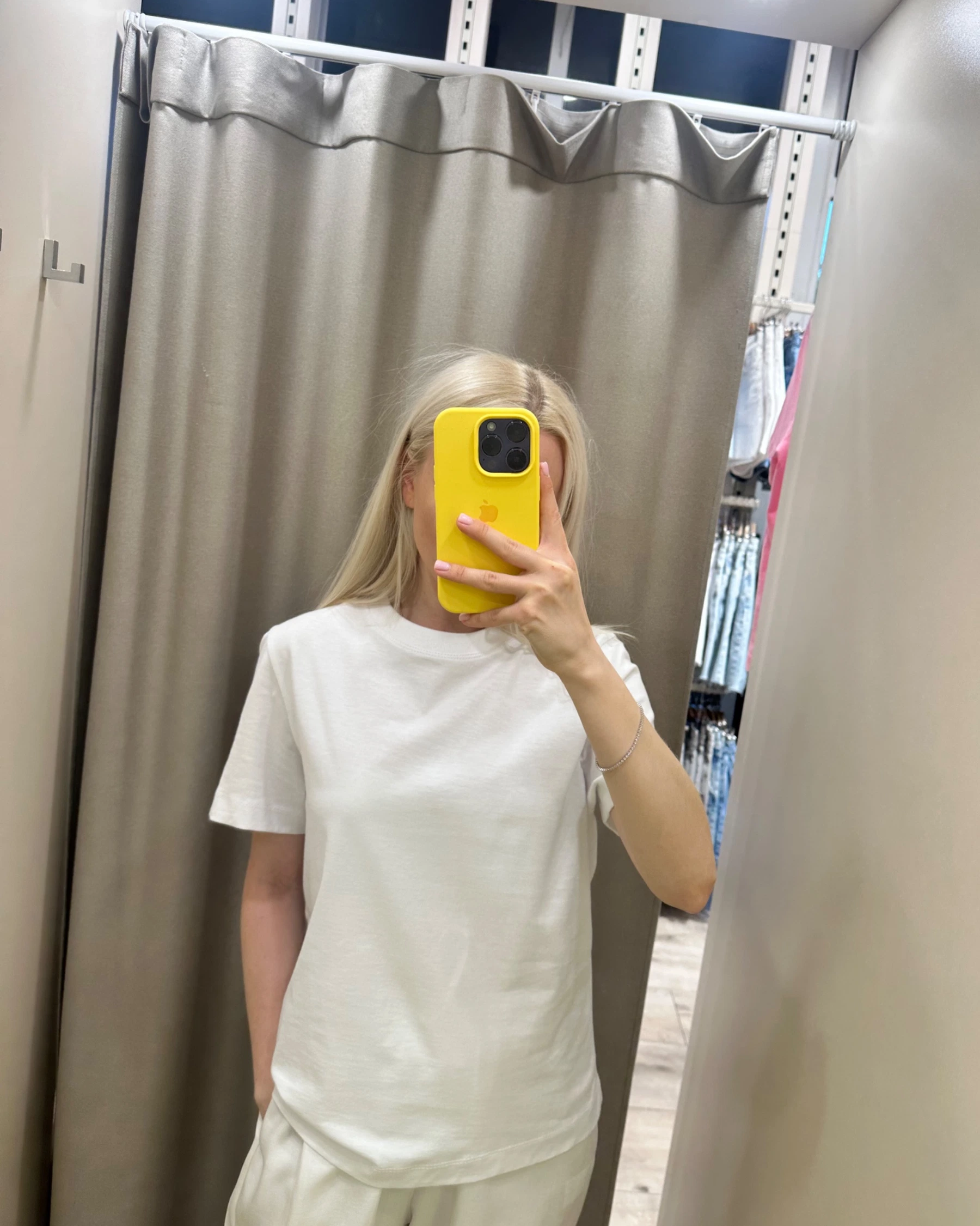 Біла базова бавовняна футболка